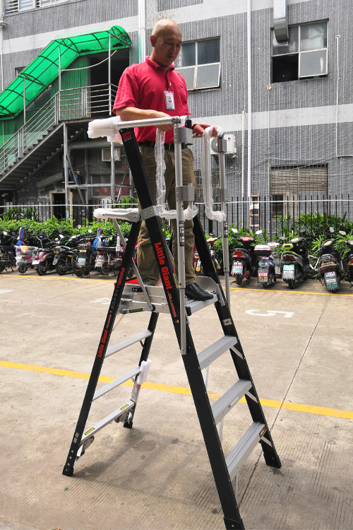 折疊人字梯